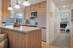 1123Woodside2Bed3Ba - Image 4
