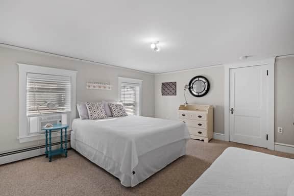 21B Portsmouth Ave - Image 5