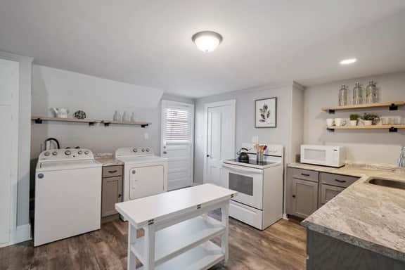 526 Hevey St #3 - Image 2