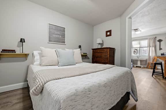 5-5 Blackstone Dr - Image 2