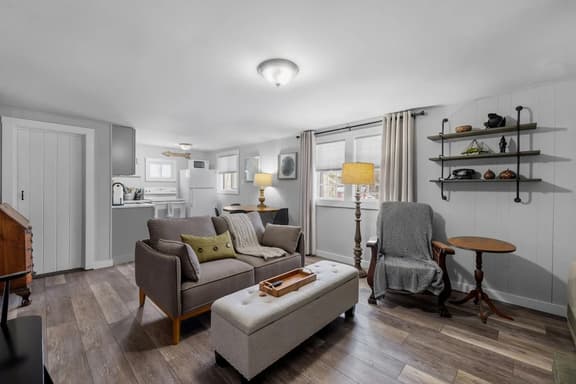 31 Water St #5 - Image 1