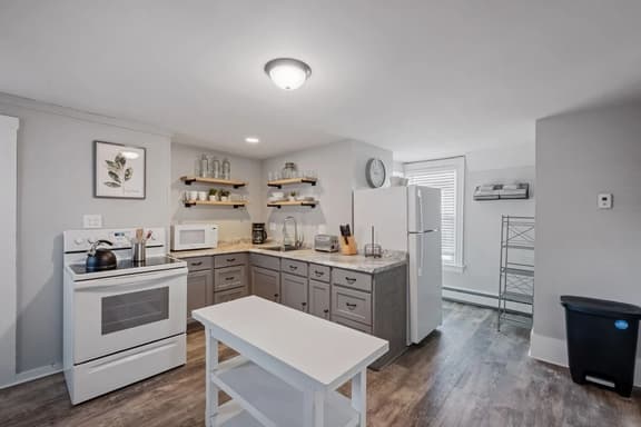 526 Hevey St #3 - Image 1