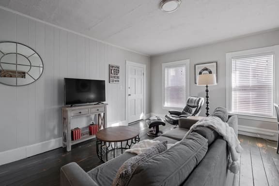 526 Hevey St #1 - Image 1