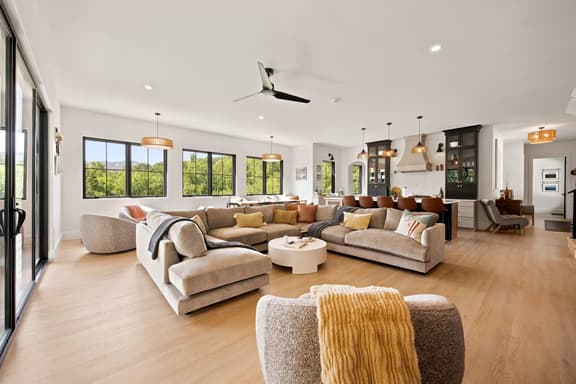 70 Greystone - Le Grand Maison - Image 1